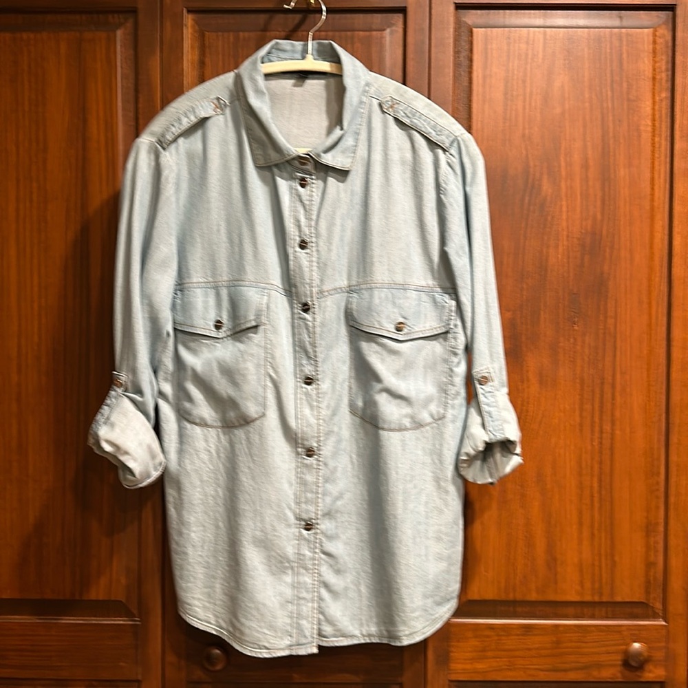 Light blue denim or chambray blouse, extra small, silver metallic buttons
